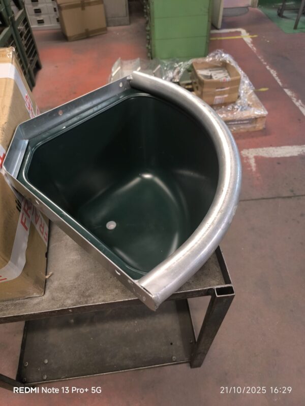Mangiatoia ad angolo CDM Professional - immagine 2